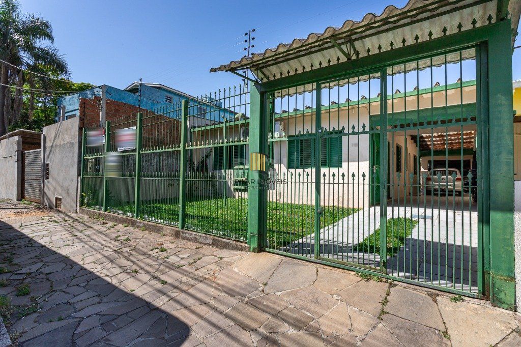 Casa para Venda - 143.32m², 3 dormitórios, sendo 1 suites, 5 vagas - Parque Santa Fé