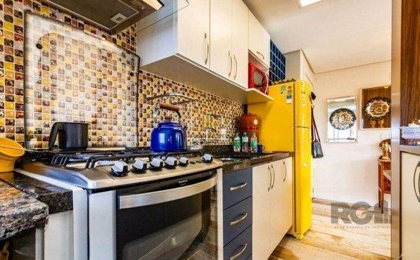 Apartamento no Partenon de 1 dormitório e vaga