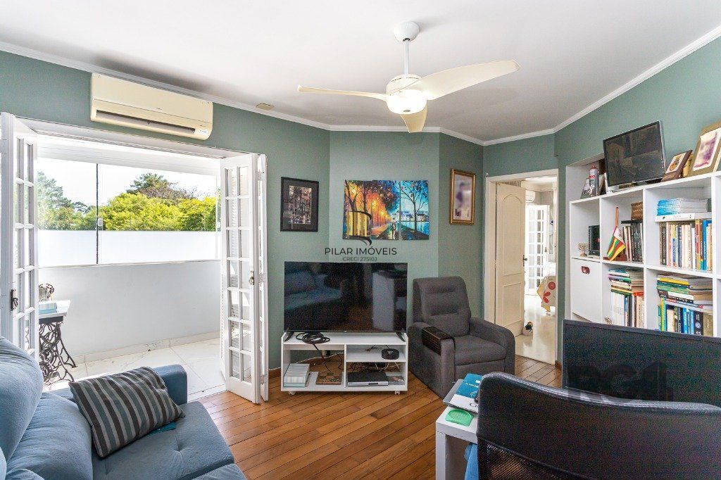 casa sobrado no Alto Petrópolis de 5 dormitórios e 3 vagas