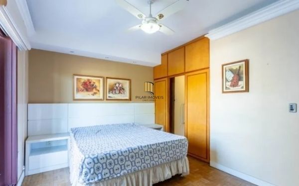 Casa sobrado no bairro Sarandi de 3 dormitórios e 2 vagas