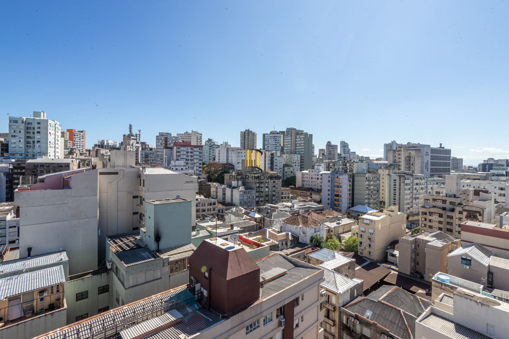Apartamento na Cidade Baixa de 2 dormitórios e vaga DESOCUPADO