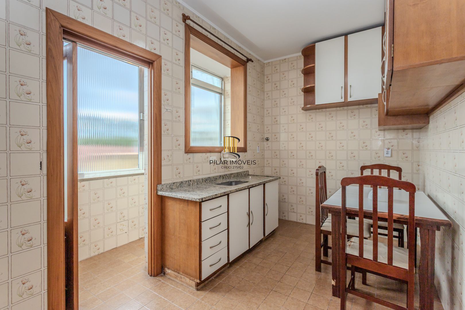 Apartamento no Jardim Lindóia de 2 dormitórios DESOCUPADO