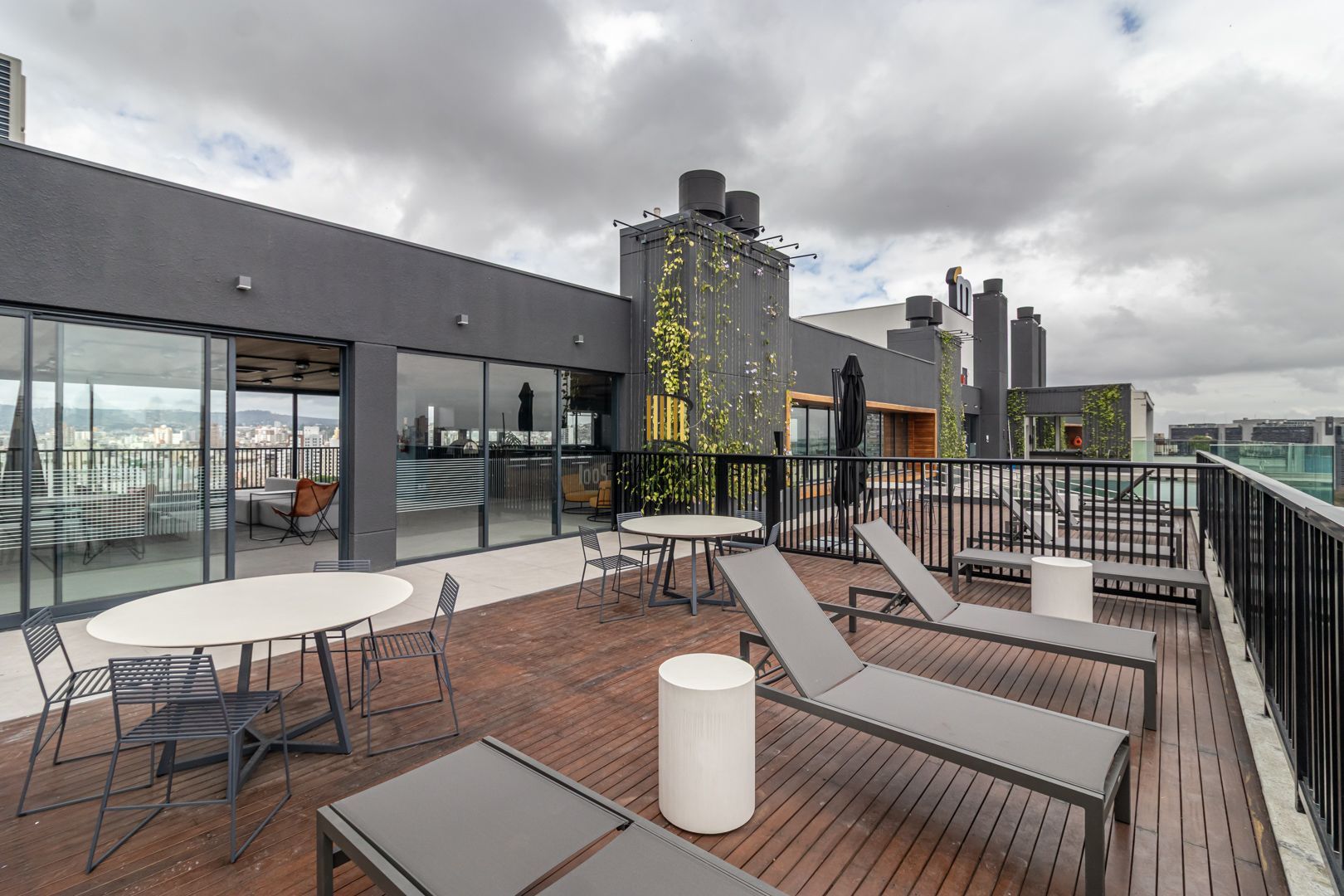 Apartamento NOVO no Go Cidade Baixa de 2 dormitórios vaga e infra