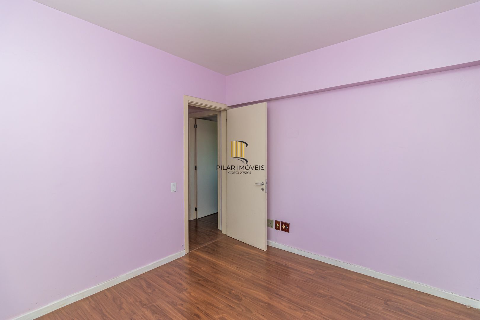 Cobertura no Menino Deus de 3 dormitórios e 2 vagas DESOCUPADO