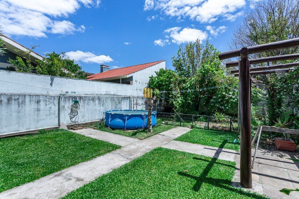 Casa na zona sul de 4 dormitórios 2 vagas - Espirito Santo