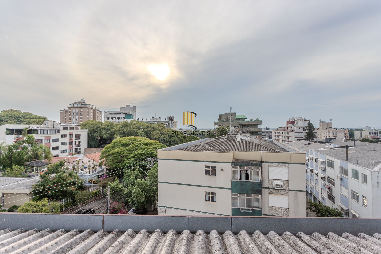 Cobertura no Menino Deus de 3 dormitórios e vaga