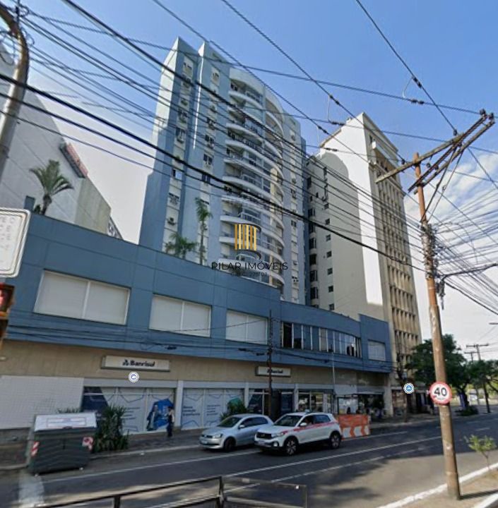 Apartamento no Centro de 2 dormitórios e 2 vagas DESOCUPADO