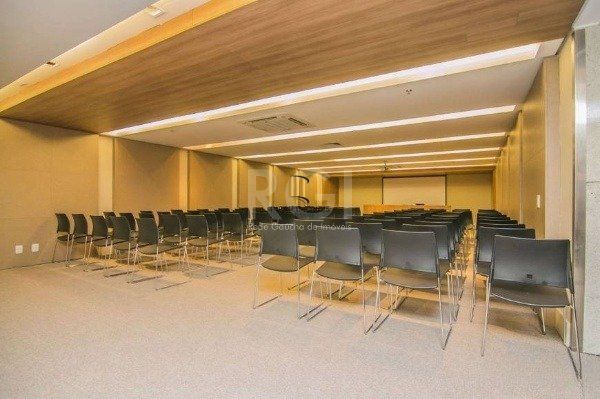 sala comercial no bairro Praia de Belas - andar alto