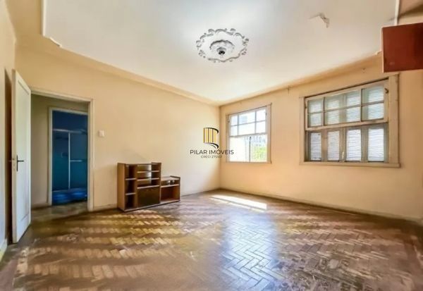 Apartamento no Bom Fim de 3 dormitórios frente com 103m² DESOCUPADO