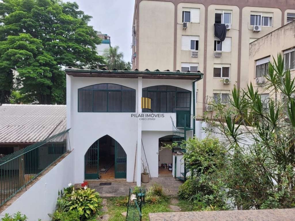 Casa 5 dormitórios no bairro Petrópolis