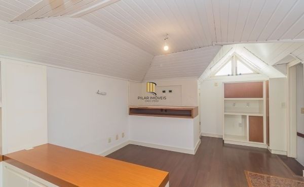 Casa em Condomínio em Ipanema de 3 dormitórios e 2 vagas