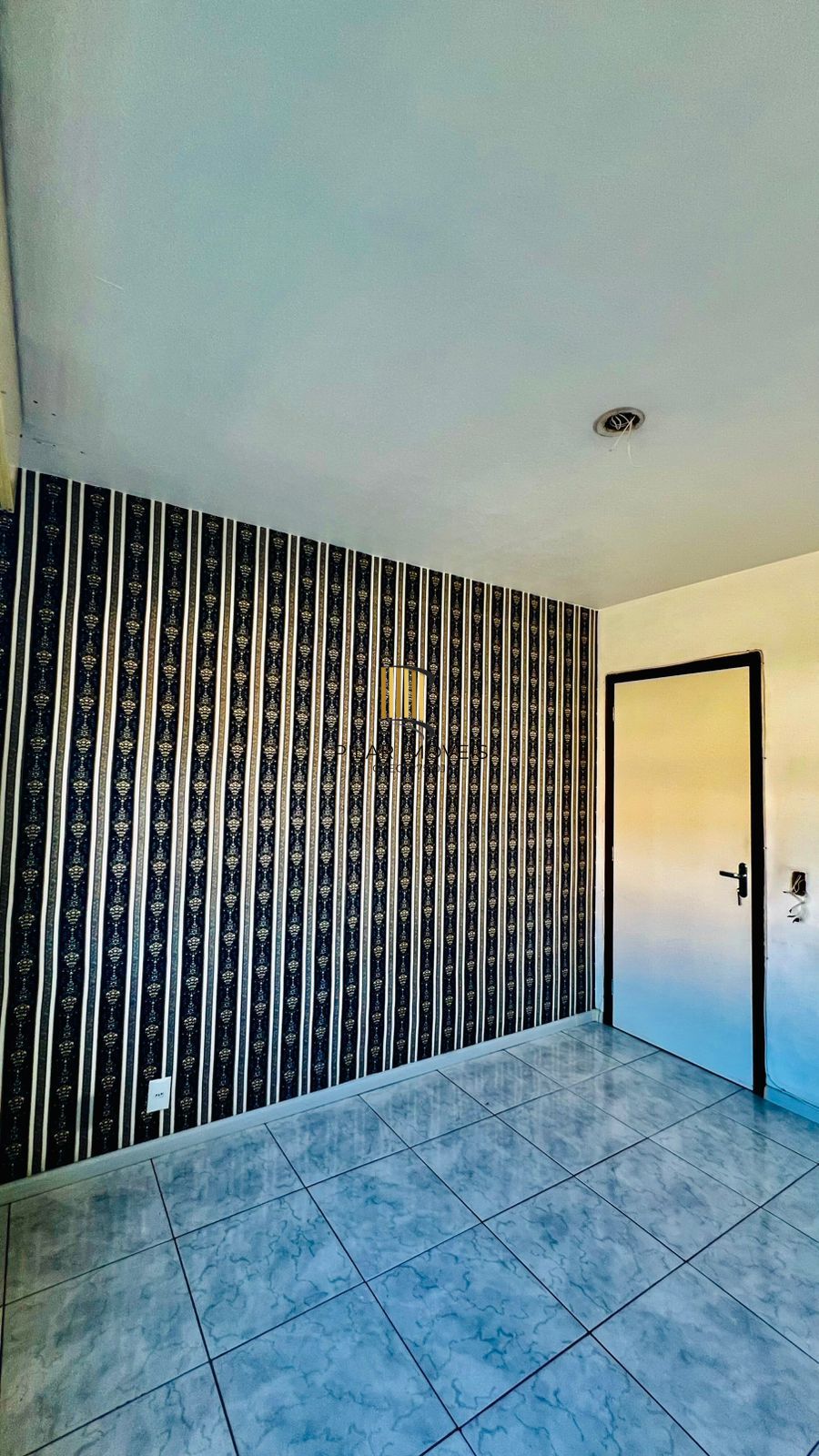 Apartamento no bairro Teresópolis de 2 dormitórios DESOCUPADO