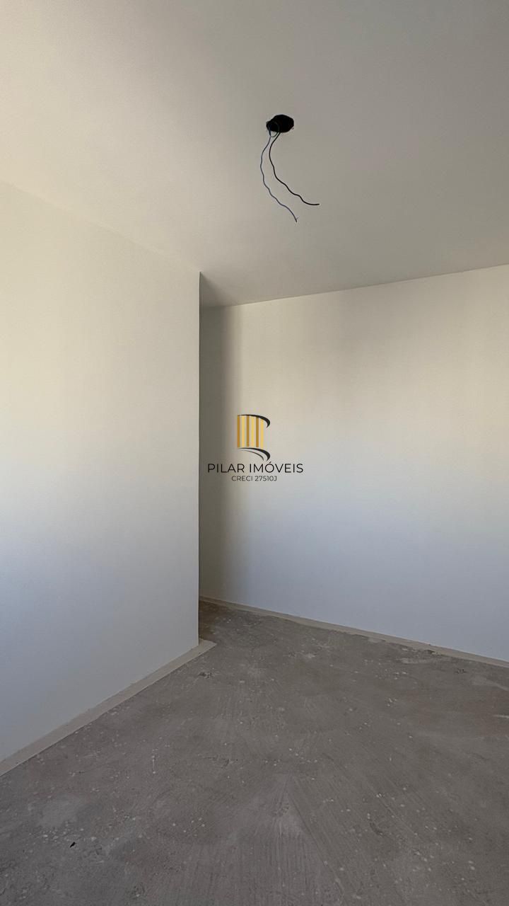 Apartamento de 2 dormitórios e vaga no Humaitá