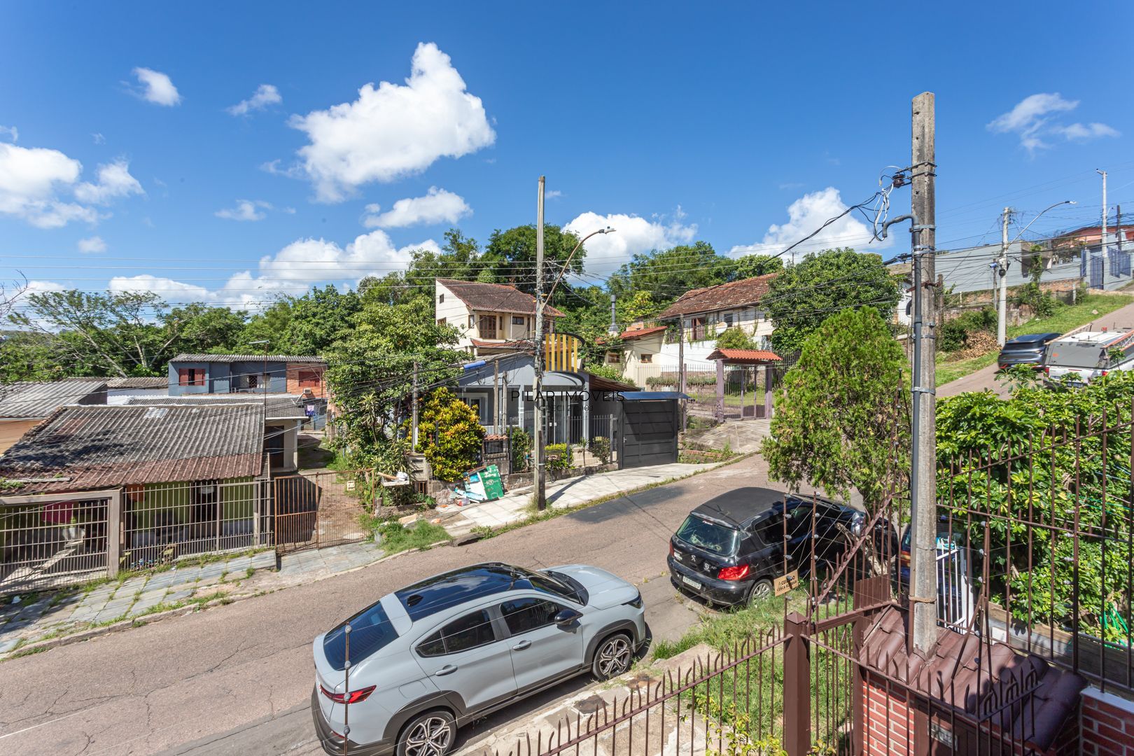 Casa 3 dormitórios no bairro Camaquã