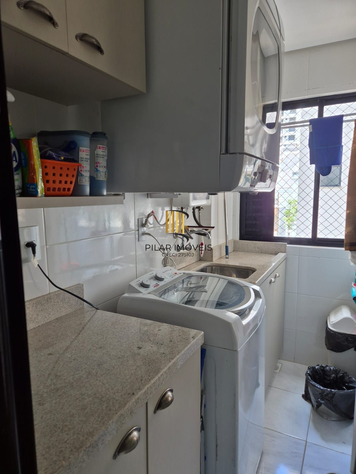 APARTAMENTO NO CENTRO DA CIDADE DE CHAPECÓ 02 DORM. 02 VAGAS, SEMI-MOBILIADO, CHURRASQUEIRA E ELEVADOR.