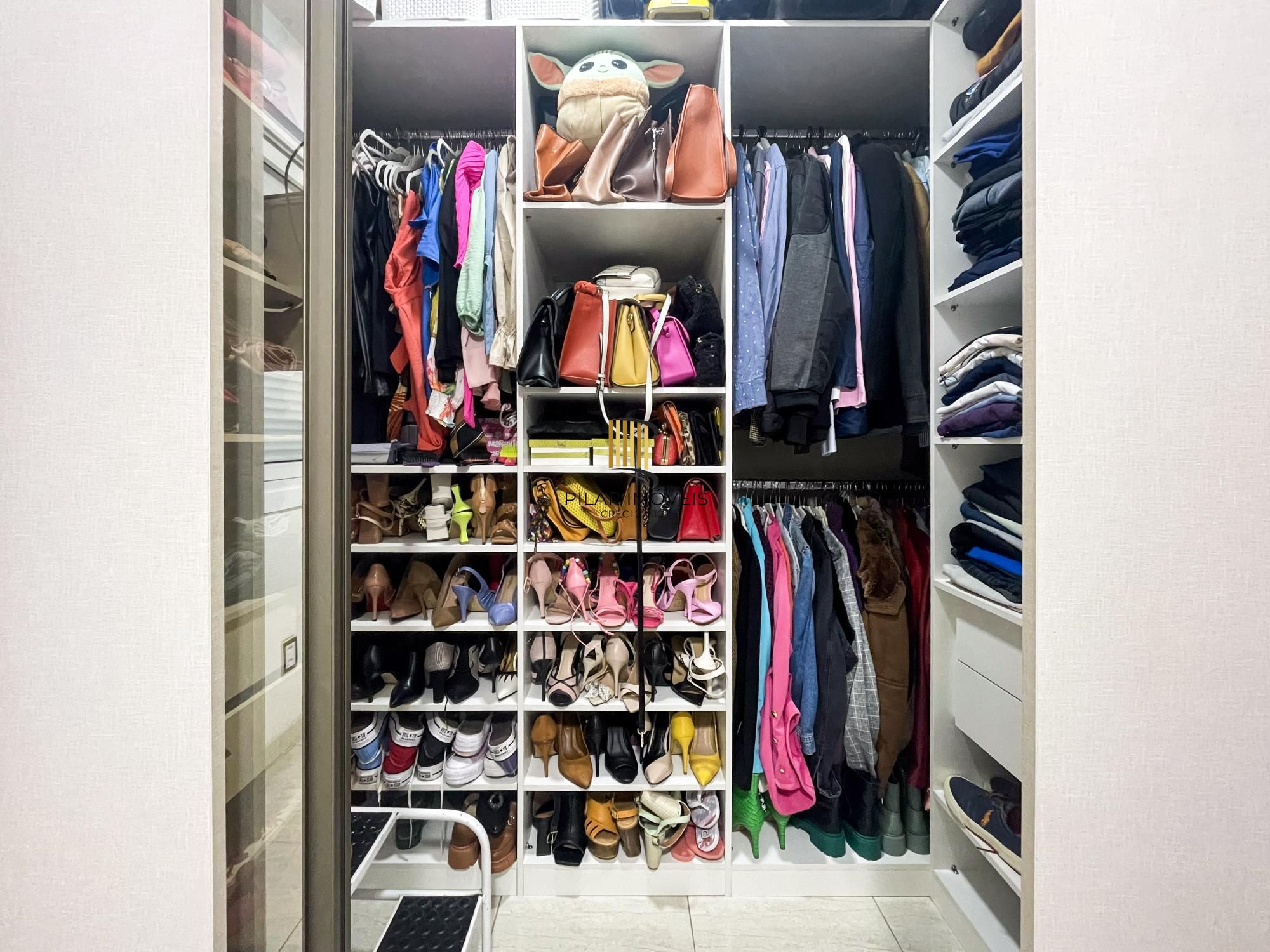 Apartamento no bairro Cristal de 2 dormitórios e vaga