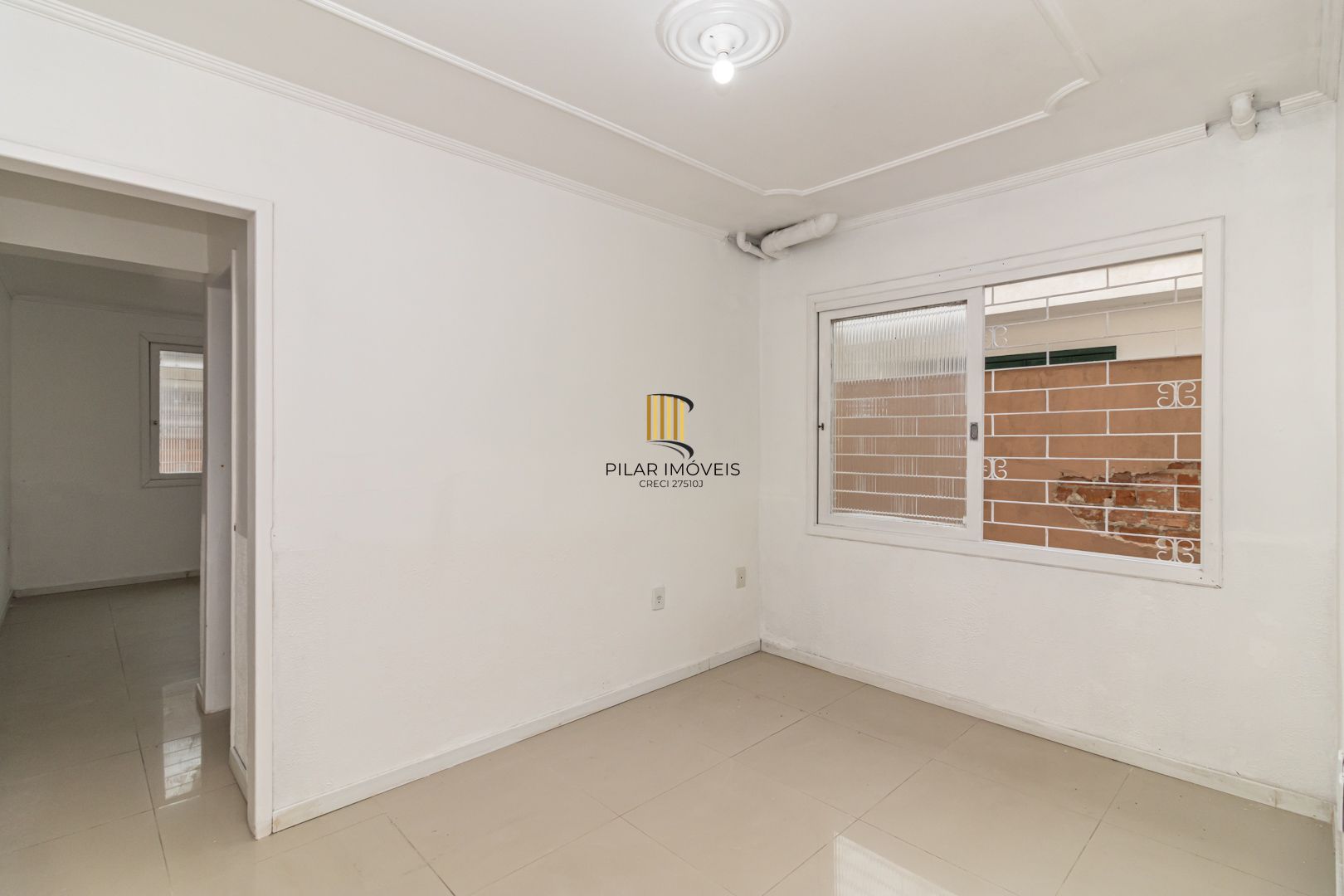 Casa no bairro Sarandi com 4 dormitórios e 4 vagas