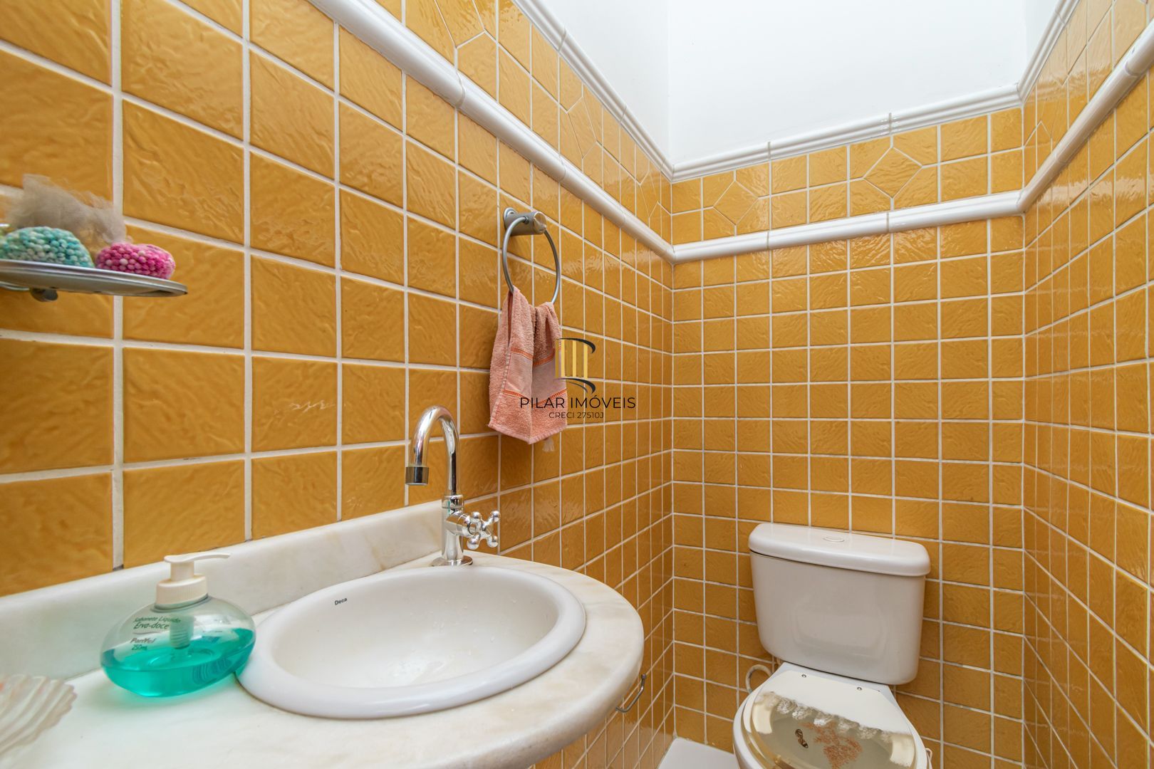 Casa 3 dormitórios no bairro Azenha