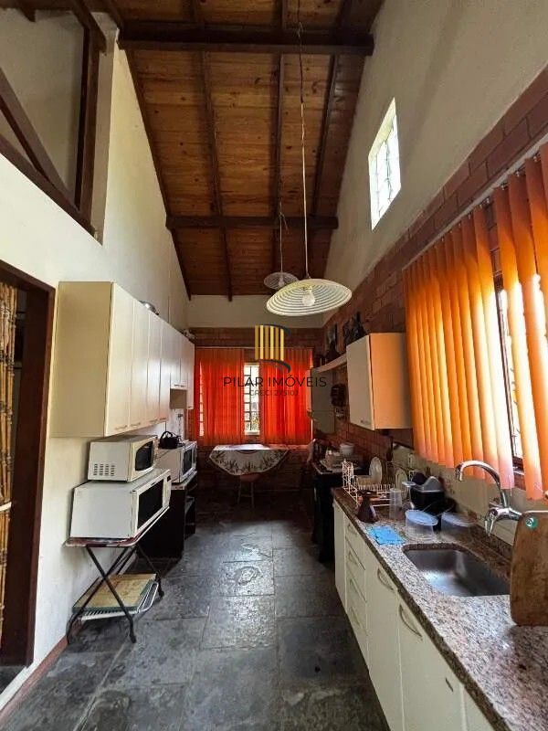 Sítio 6 dormitórios no bairro Fiuza