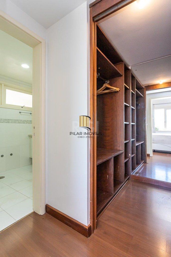Apartamento no bairro Higienópolis com 190m² de 3 dormitórios e 2 vagas