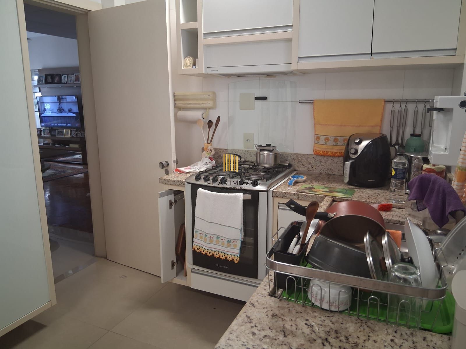 oportunidade, 217m² privativos, 2 vagas e depósito. Apenas R$ 880 mil