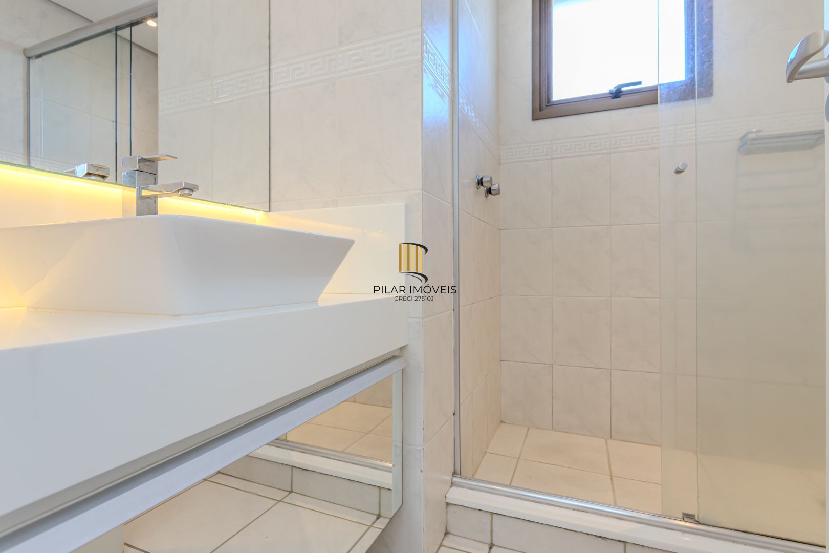 Apartamento impecável, finamente decorado, entrar e morar!