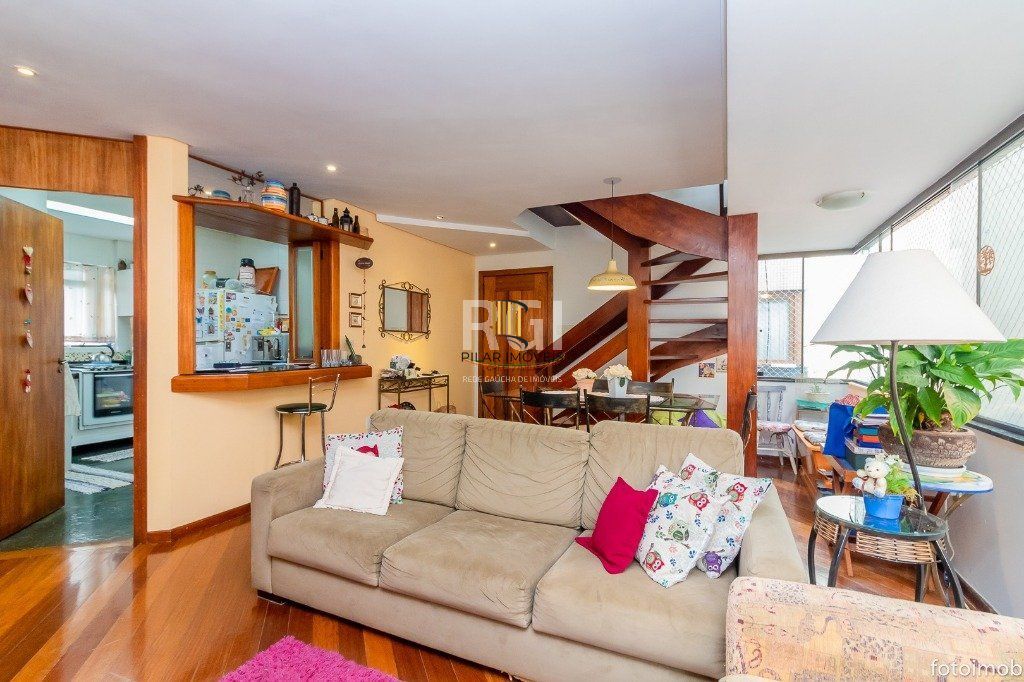 Cobertura para Venda - 248.34m², 3 dormitórios, sendo 1 suites, 3 vagas - Petrópolis