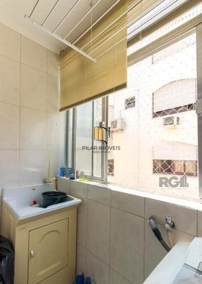 Apartamento no bairro Auxiliadora de 2 dormitórios