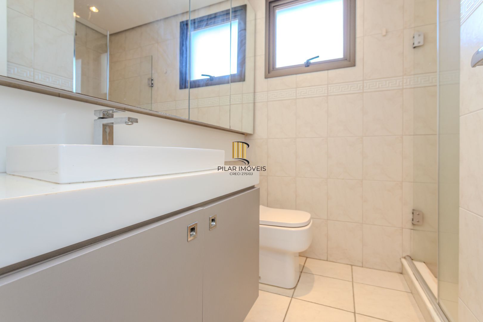 Apartamento impecável, finamente decorado, entrar e morar!