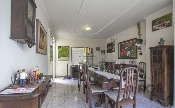 Casa para Venda - 215m², 3 dormitórios, 2 vagas - CHACARA DAS PEDRAS