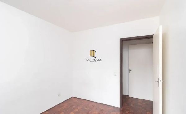 Apartamento no bairro Nonoai de 2 dormitórios e vaga