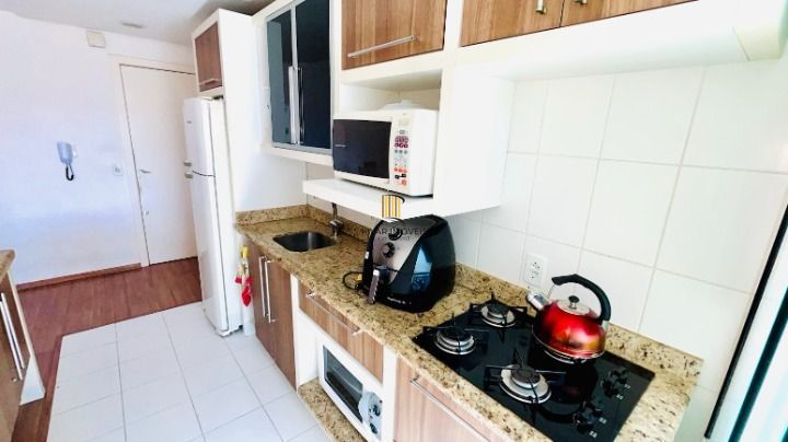 Apartamento no Condomínio Park Plaza de 2 dormitórios e vaga