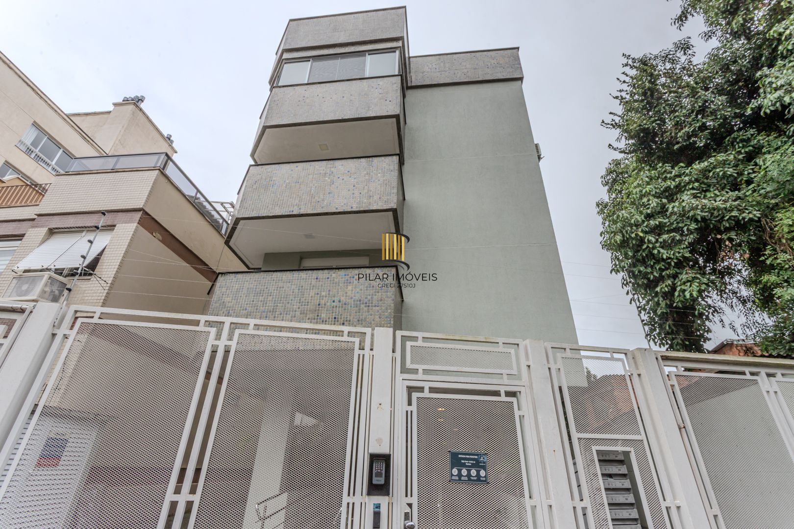 Apartamento NOVO no Menino Deus de 3 dormitórios e 2 vagas