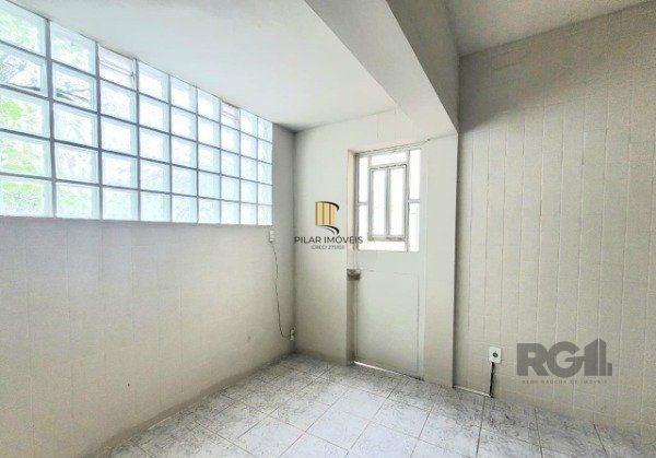 Casa 4 Dormitório(s) Bairro Petrópolis