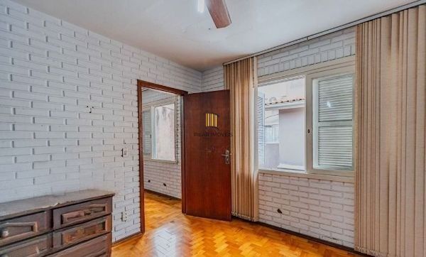 Casa em condomínio no bairro Santo Antômnio de 4 dormitórios e 2 vagas