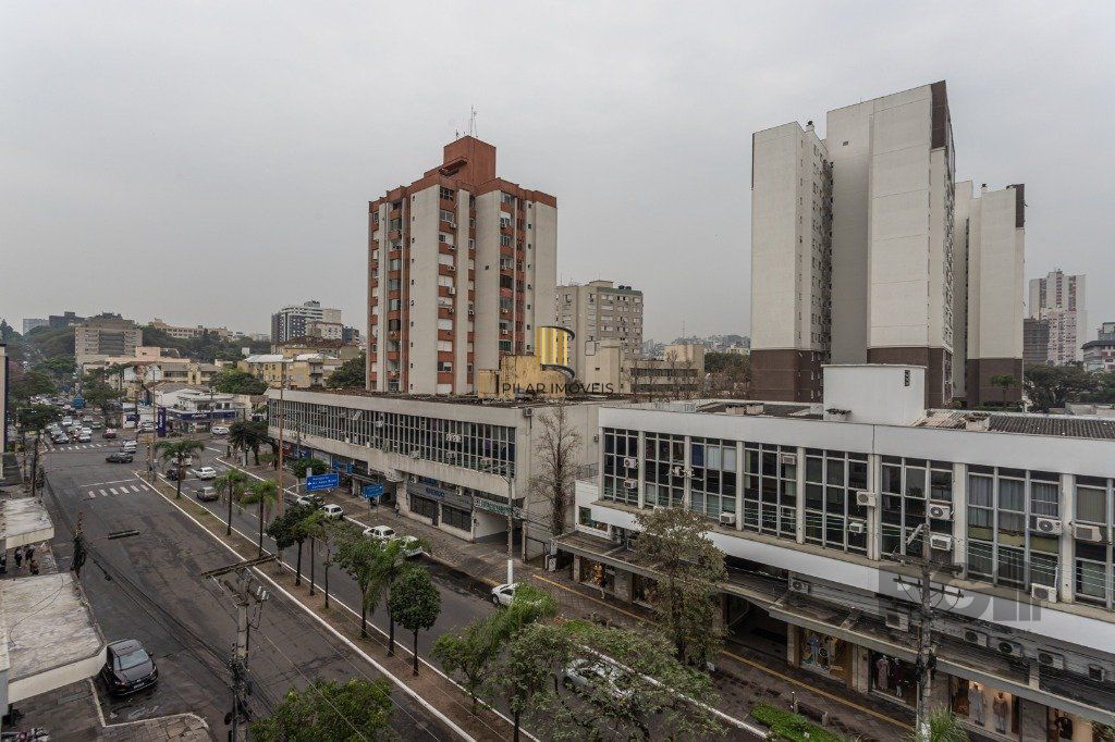 Apartamento no bairro Floresta de 3 dormitórios e vaga DESOCUPADO