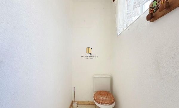 Apartamento no bairro Cristal de 3 dormitórios e vaga DESOCUPADO