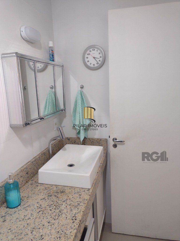 APTO 02 DORM , 01 VAGA , ELEVADOR , DEPENDENCIA , CHURRASQUEIRA