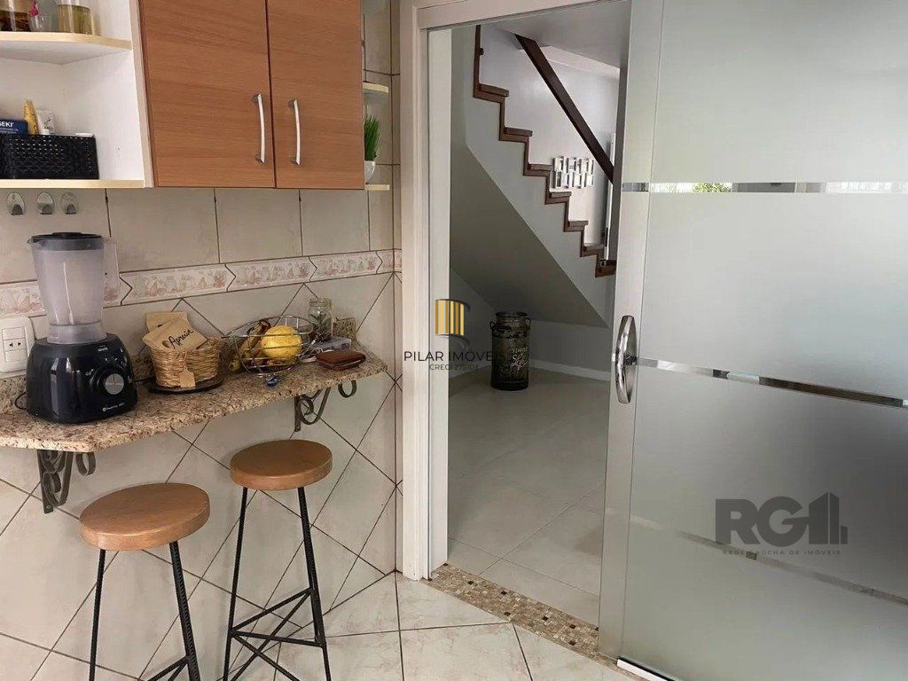 Sobrado 2 dormitórios no bairro Morro Santana