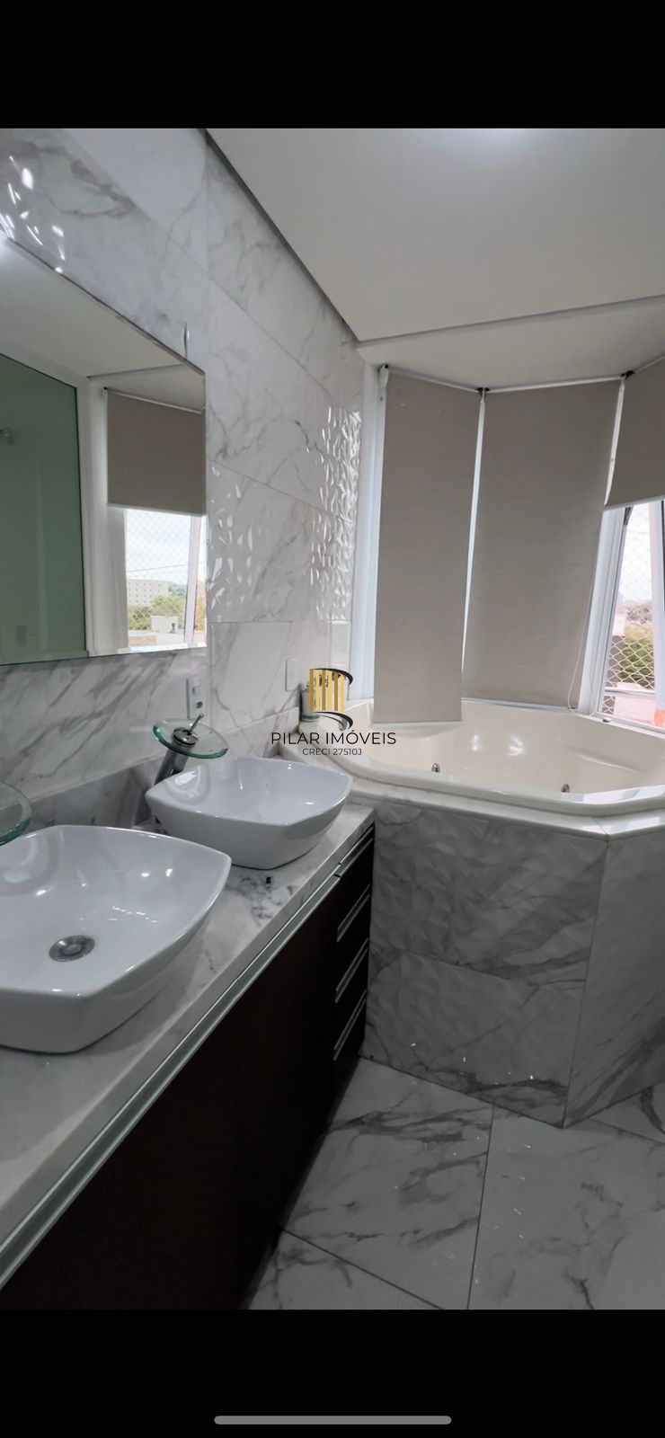 Casa sobrado em Gravatai de 3 dormitórios e 2 vagas