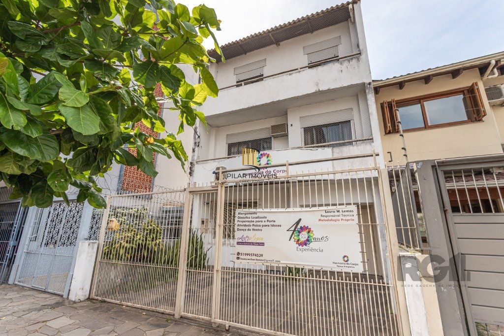 CASA COMERCIAL E RESIDENCIAL NO MIOLO DO BAIRRO SANTANA