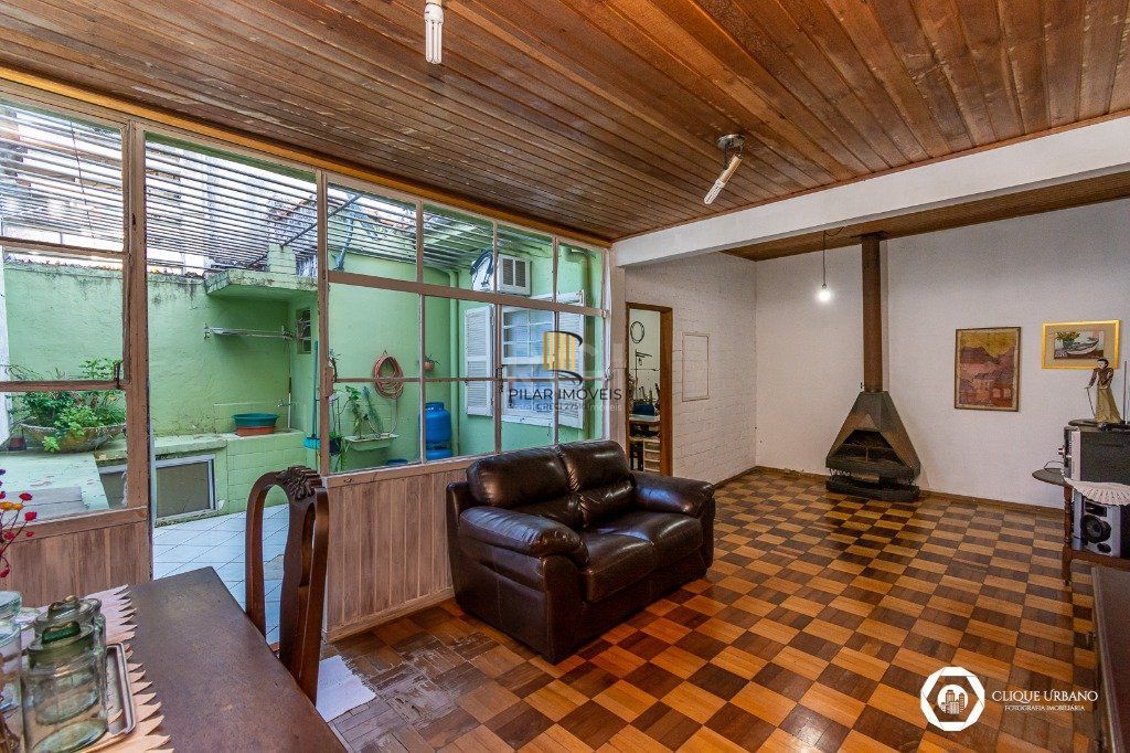 Casa para Venda de 3 dormitórios, Petrópolis
