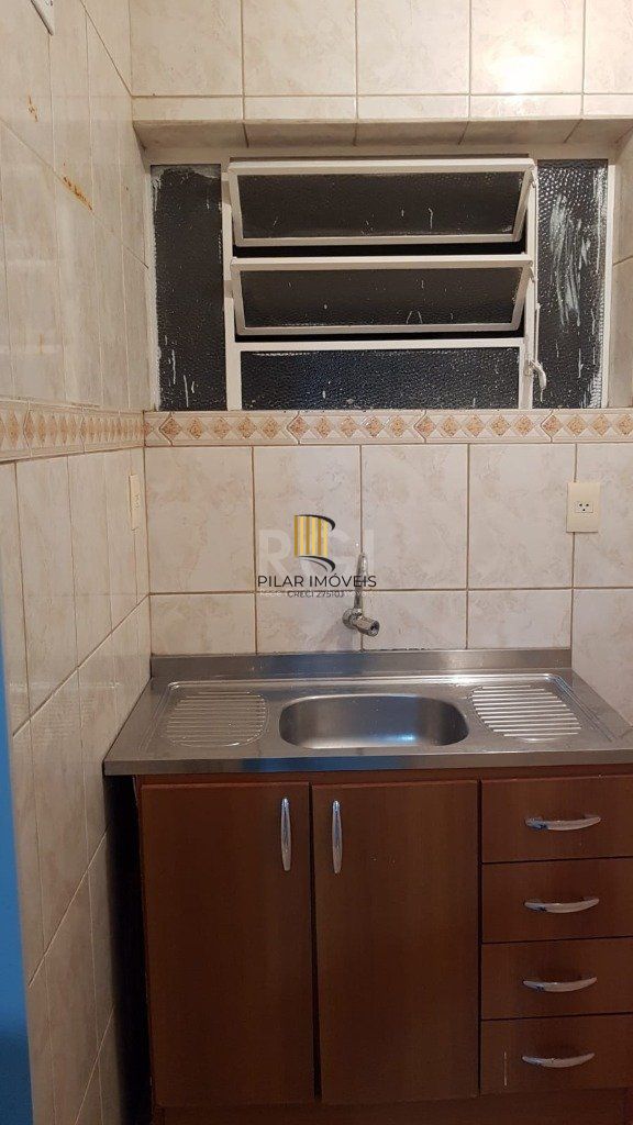 Apartamento JK no Centro Desocupado