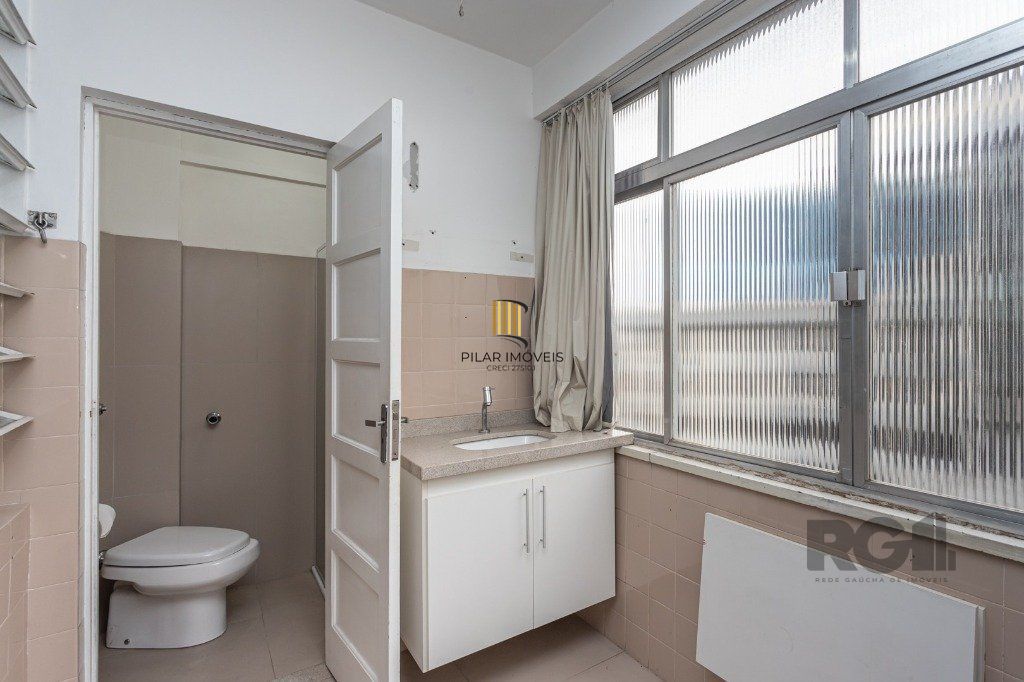 Apartamento no bairro Floresta de 3 dormitórios e vaga DESOCUPADO