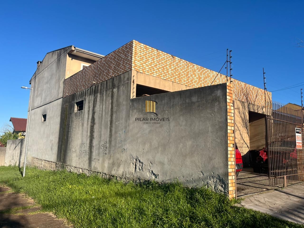 Casa comercial /residencial.