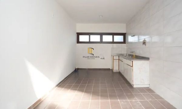 Prédio comercial no bairro Vila Jardim com 550m²