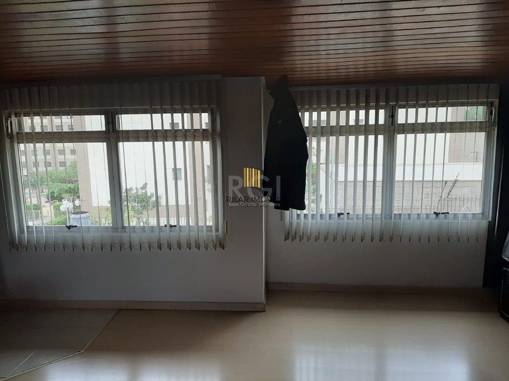 Casa Condominio para Venda - 129.58m², 3 dormitórios, sendo 1 suites, 4 vagas - Cavalhada