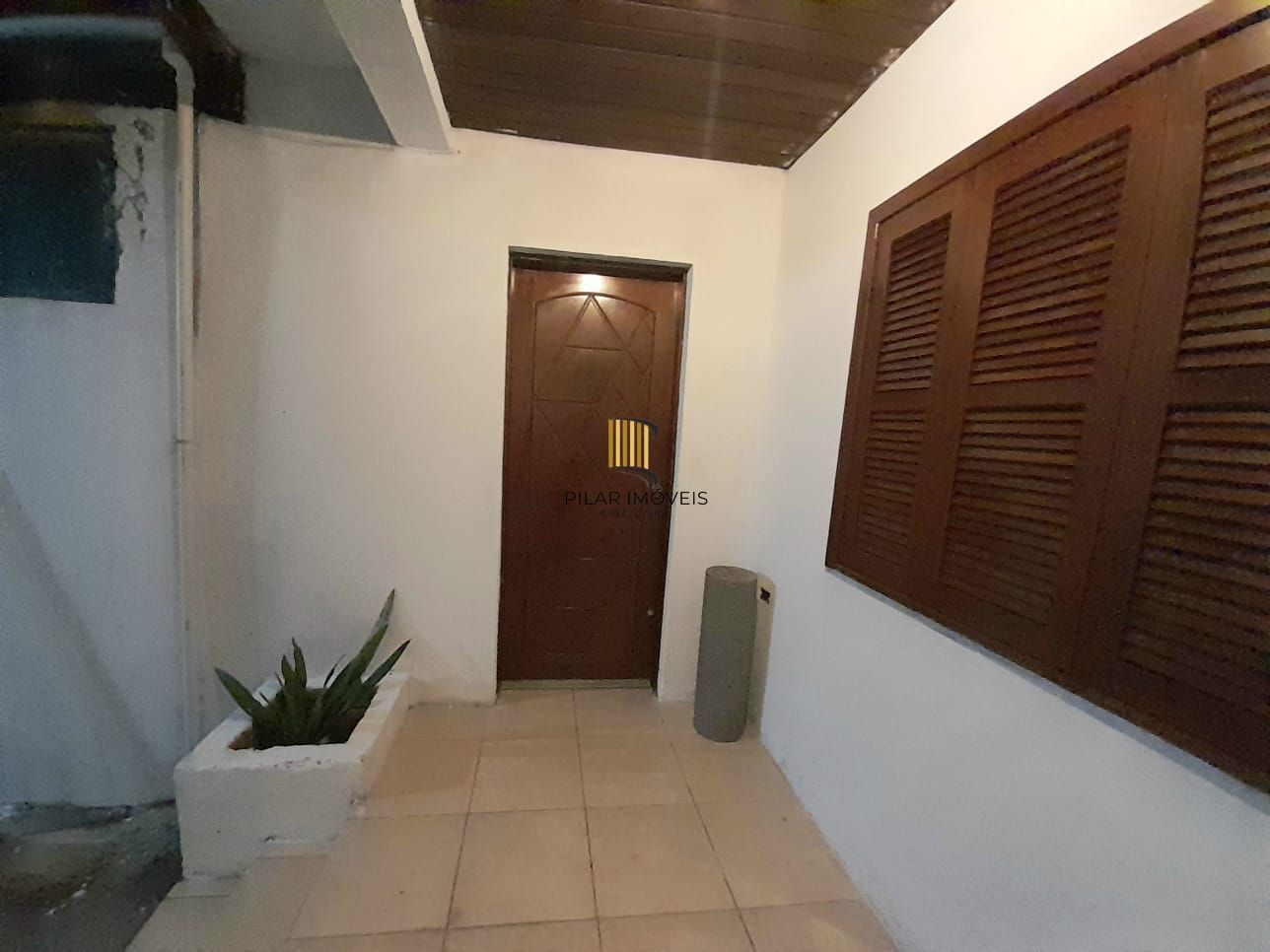 Casa 4 dormitórios no bairro Jardim Algarve