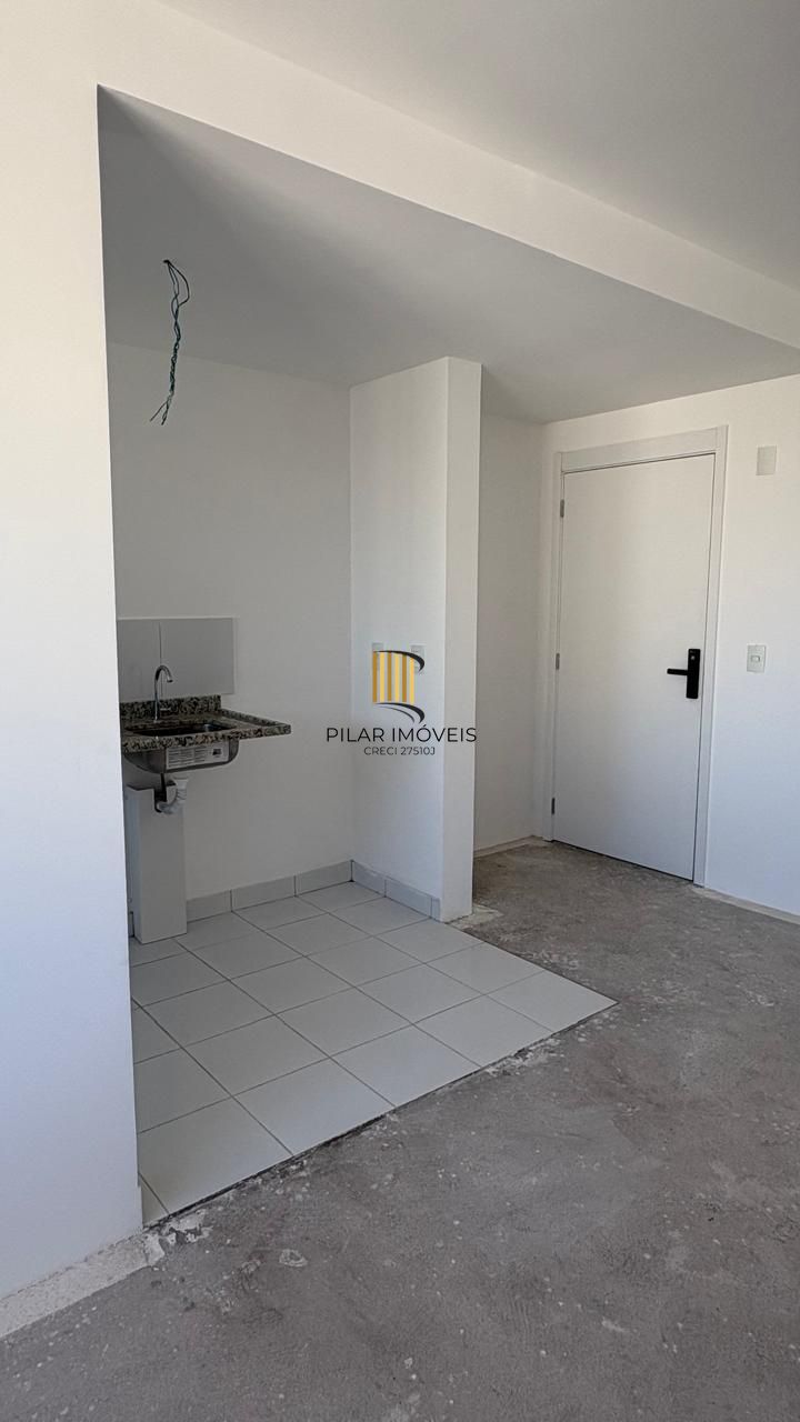 Apartamento de 2 dormitórios e vaga no Humaitá
