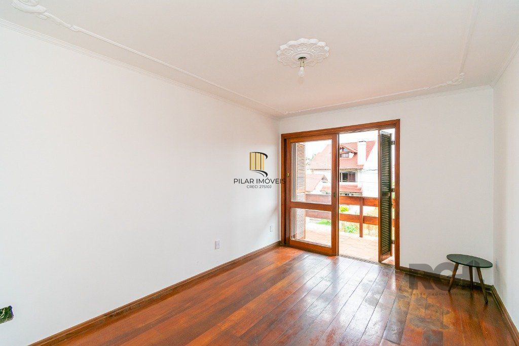 Casa no Jardim Itu com 5 dormitórios e 2 vagas e piscina